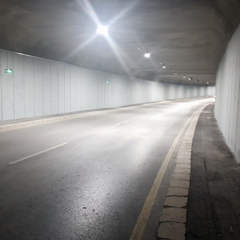 Tunnel sur la rocade près du Business Park dans le quartier de Mladost, Sofia