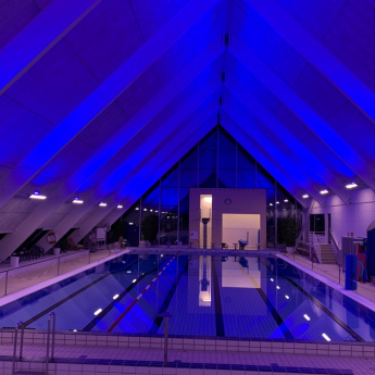 Piscine - Hinerup, Danemark. Projecteurs DMX Ultralux STXC22053