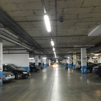 Подземен паркинг в Гранд МОЛ Варна. Осветление - LED индустриално осв. тяло LITH1502250