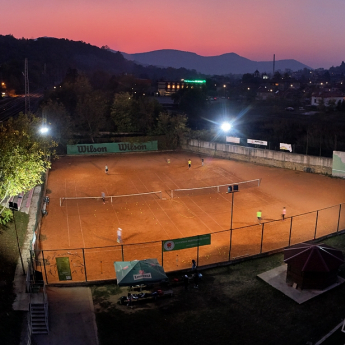 Тенис корт в Дряново
